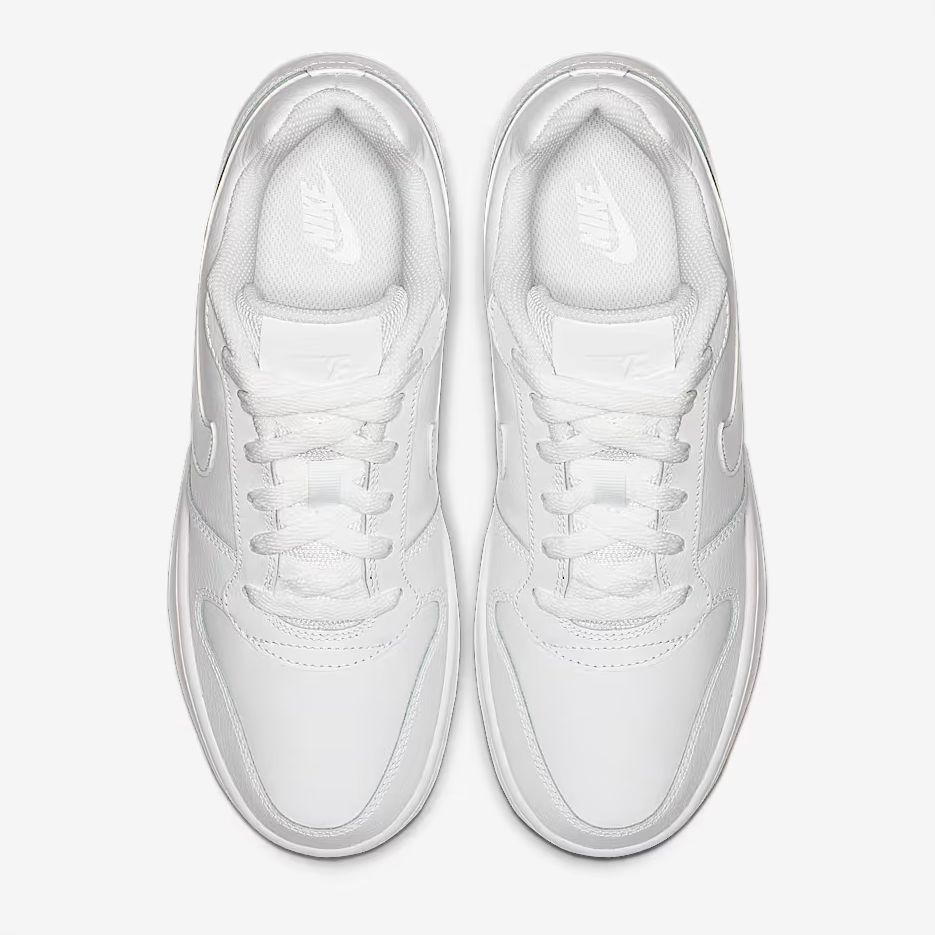 NIKE EBERNON