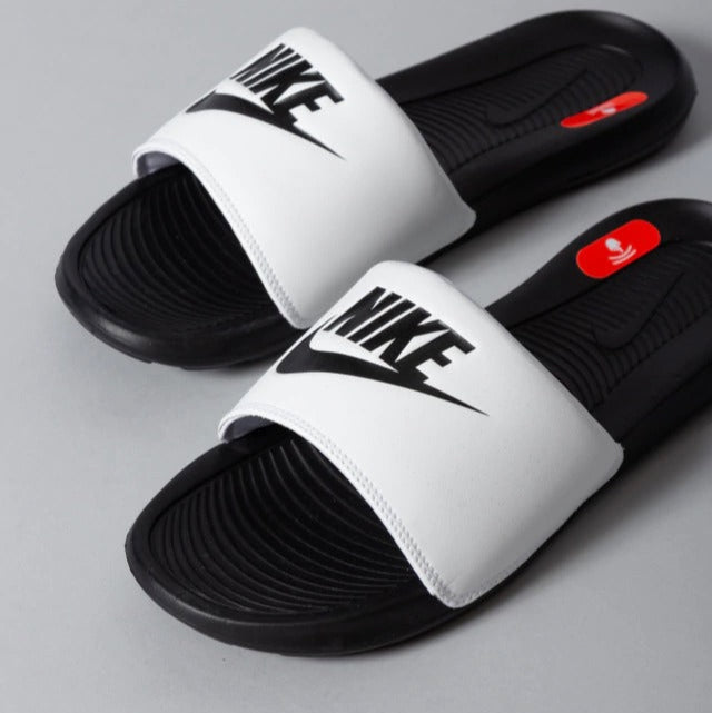 Sandalias Nike Benassi