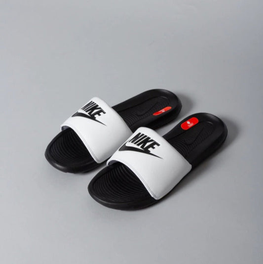 Sandalias Nike Benassi